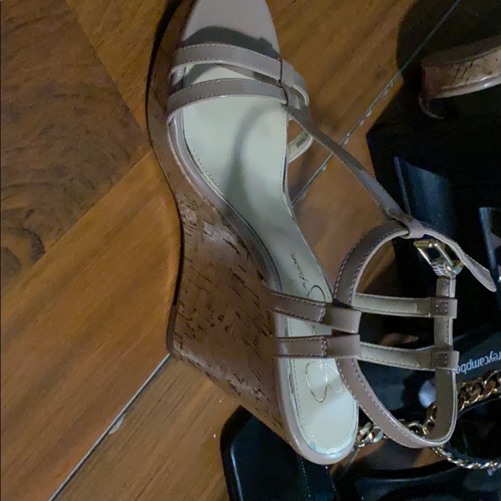 Nude wedges
